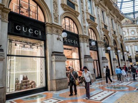 affitto gucci galleria milano|La classifica degli affitti d'oro in Galleria a Milano: dai 5 milioni .